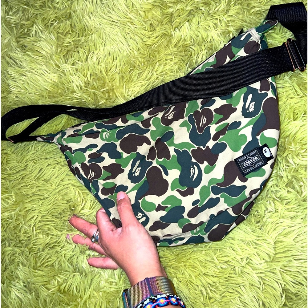 BAPE UNISEX MESSENGER BAG